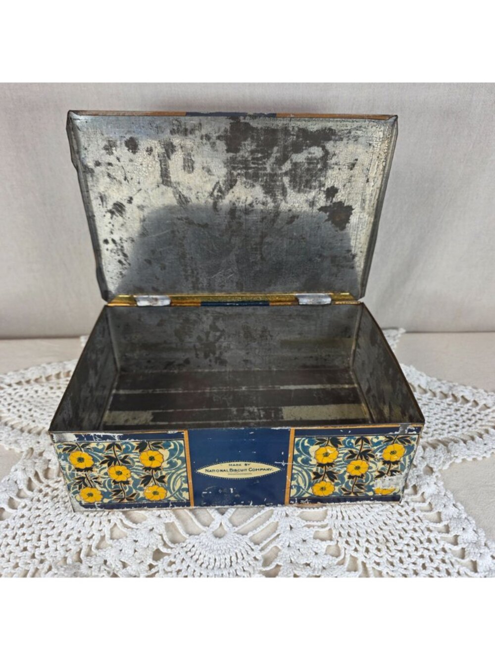 Antique Butter Thin Biscuit Tin National Biscuit Co Hinged lid Advertising Box - Picture 7 of 8